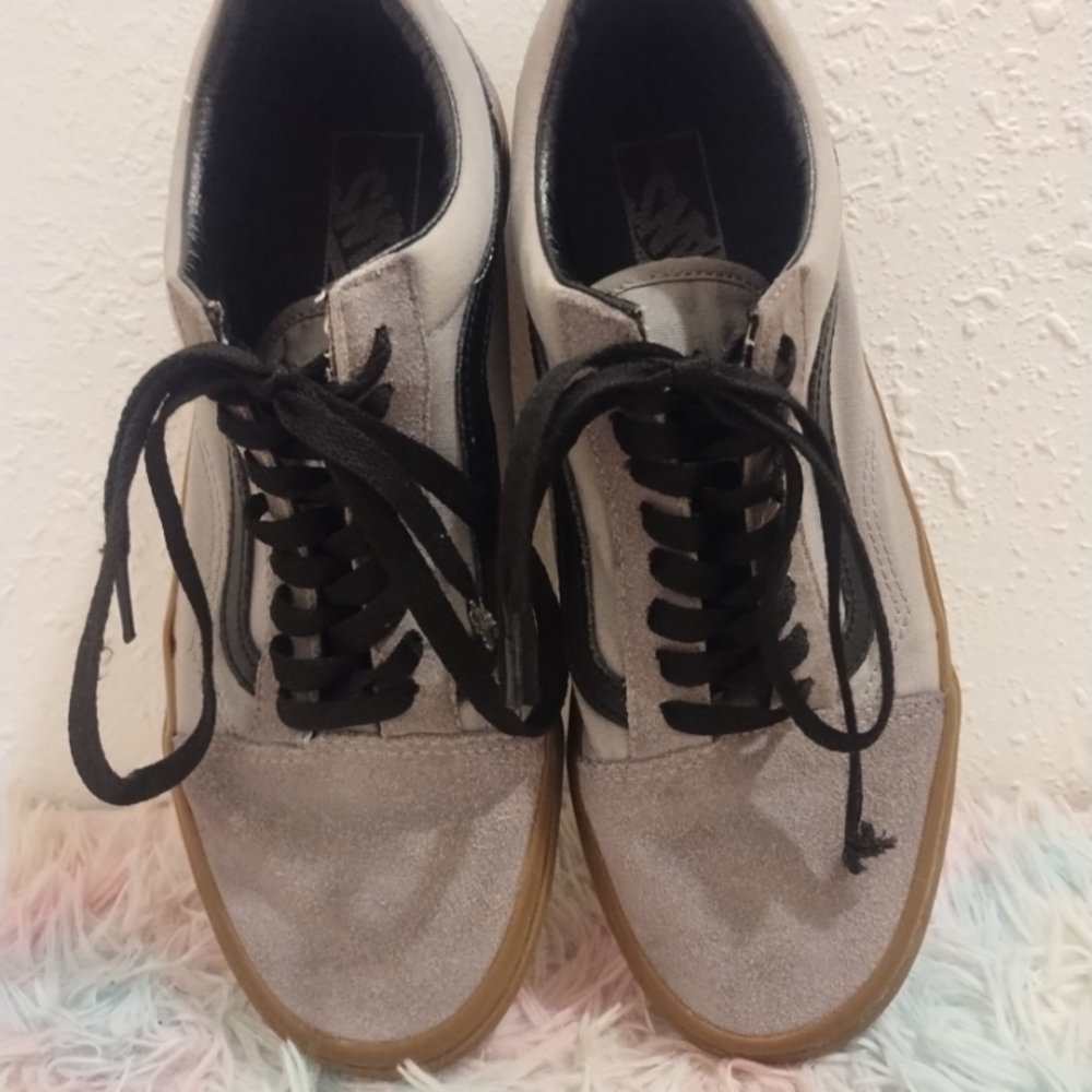 Gray Vans size 7.5 for Men or for Women it's size 9